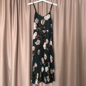 Floral pleated dress